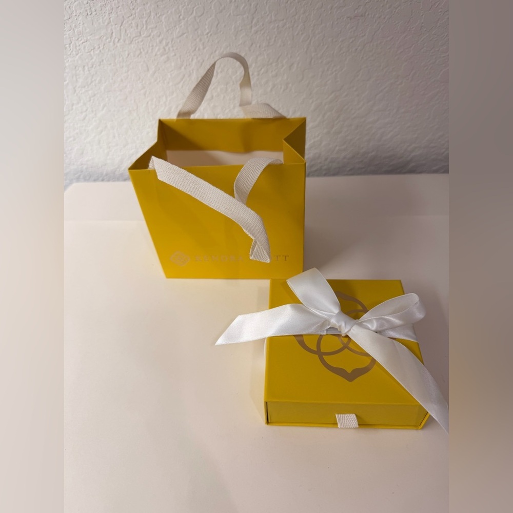 Kendra Scott Yellow Gift Bag with White Handles & Matching Jewelry Box